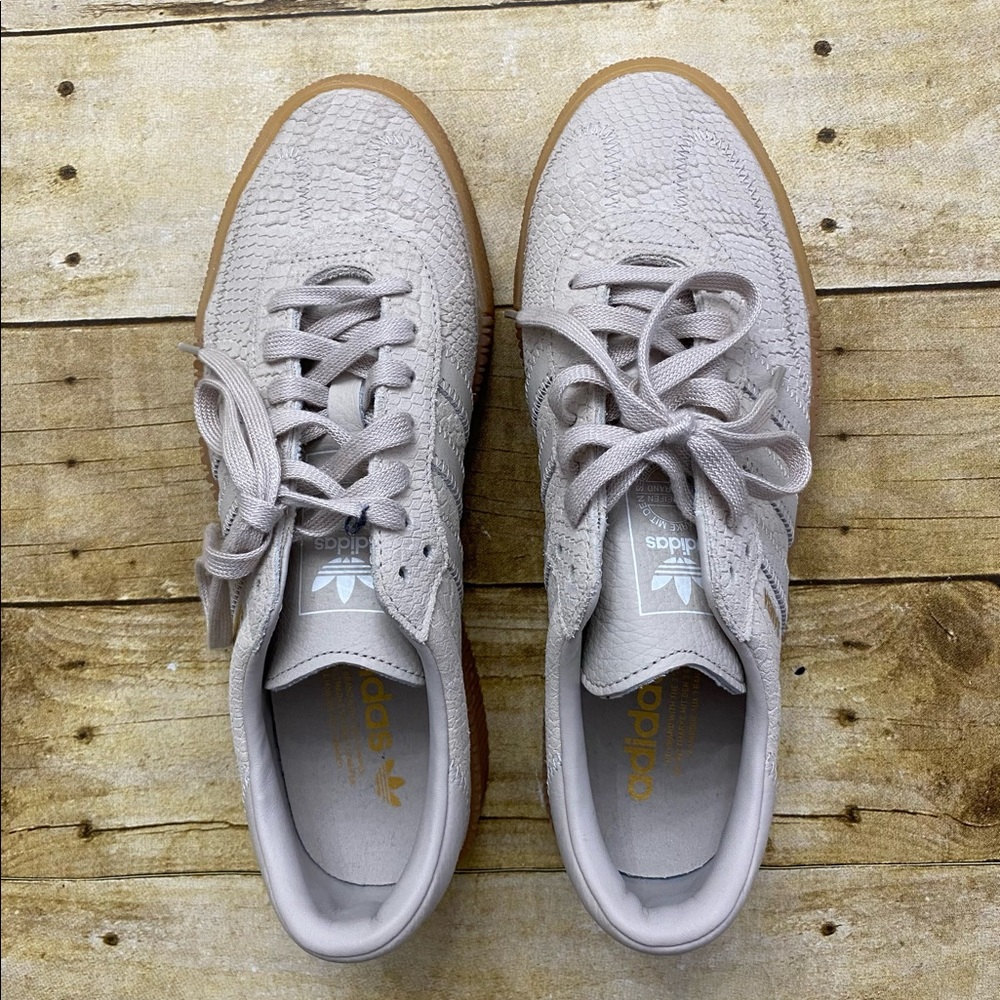 NWOT Adidas Samba sneakers